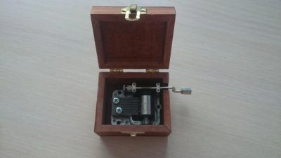 Лот: 7482209. Фото: 1. Механическая музыкальная шкатулка... Шкатулки