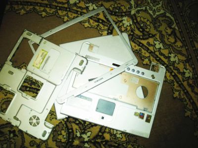 Лот: 4033019. Фото: 1. Остатки корпуса от ноутбука Samsung... Другое (комплектующие)