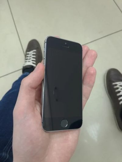 Лот: 5523923. Фото: 1. iPhone 5S Space Grey 16Gb (оригинальный... Смартфоны