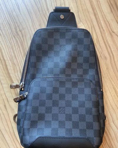 Лот: 16503655. Фото: 1. Louis Vuitton Avenue Sling Bag. Другое (мужская одежда)