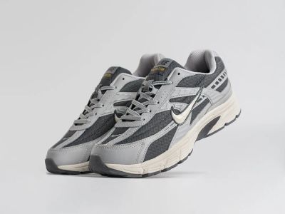 Лот: 25712590. Фото: 1. Кроссовки Nike Initiator. Кеды, кроссовки, слипоны