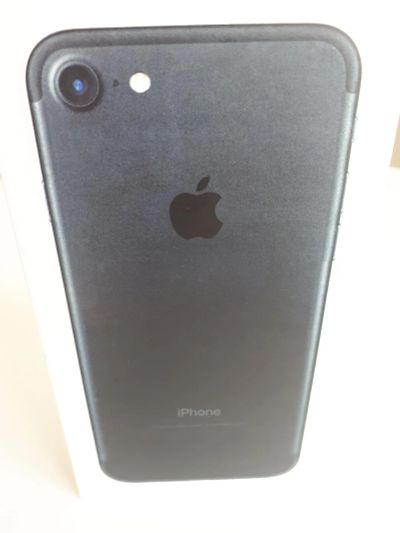 Лот: 11619215. Фото: 1. IPhone 7 Matte Black 32 Gb. Смартфоны