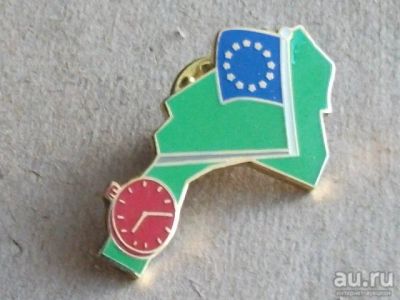 Лот: 15316842. Фото: 1. Значок Евросоюз флаг часы Швейцария... Сувенирные
