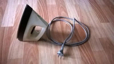 Лот: 7886716. Фото: 1. Утюг. Утюги, парогенераторы, отпариватели