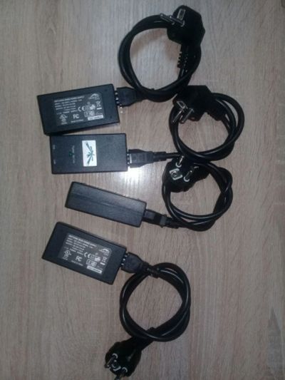 Лот: 15590292. Фото: 1. POE инжектор от ubiquiti. 24 Вольта... Другое (сетевые устройства)