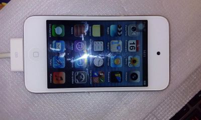 Лот: 6431999. Фото: 1. ipod touch 4 32gb white. Плееры