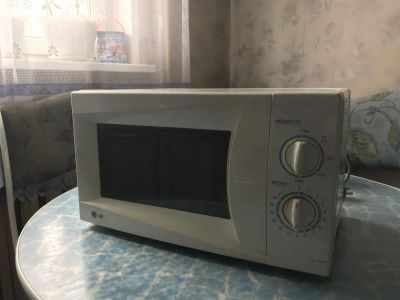 Лот: 11501305. Фото: 1. Микроволновка LG. Микроволновки, мини-печи