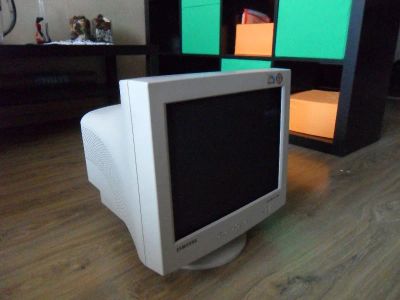 Лот: 4296336. Фото: 1. samsung syncmaster 765mb. ЭЛТ-мониторы