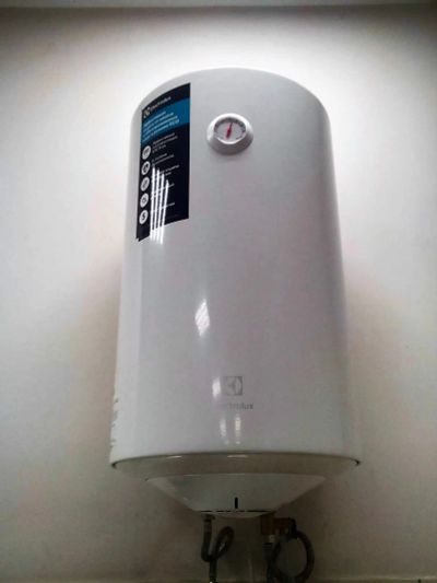Лот: 22352775. Фото: 1. Водонагреватель Electrolux. Водонагреватели, бойлеры