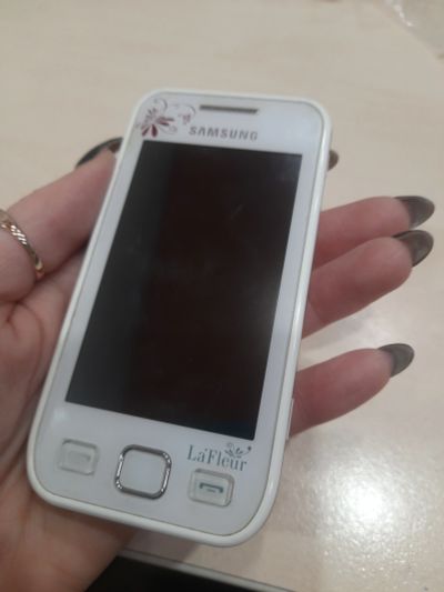 Лот: 19015271. Фото: 1. Телефон Samsung gt-s5250 белый. Смартфоны