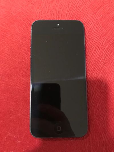 Лот: 8635906. Фото: 1. iPhone 5 64gb black. Смартфоны