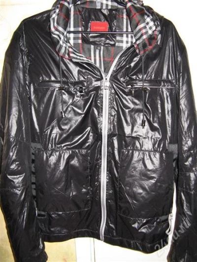 Лот: 918627. Фото: 1. Ветровка Burberry. Верхняя одежда