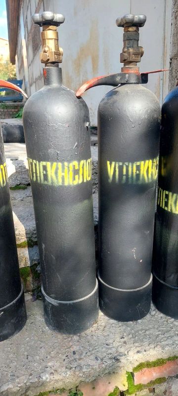 Лот: 20734178. Фото: 1. Баллоны углекислота 8 л ( полные... Баллоны, газ в баллонах