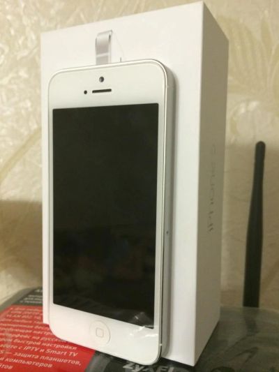 Лот: 7244330. Фото: 1. Apple iPhone 5 silver 16gb. Смартфоны