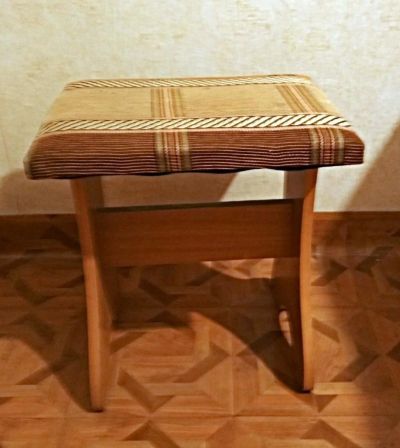 Лот: 10601633. Фото: 1. табурет с мягкой сидушкой / табуретка... Столы, стулья, обеденные группы