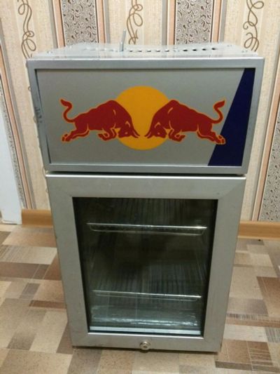 Лот: 6308017. Фото: 1. Холодильник-мини Red Bull. Холодильники, морозильные камеры