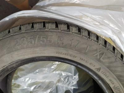 Лот: 17908478. Фото: 1. шипованные зимние шины R17 235... Шины