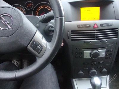 Лот: 2858399. Фото: 1. Opel Astra .Универсал. Автомат... Автомобили