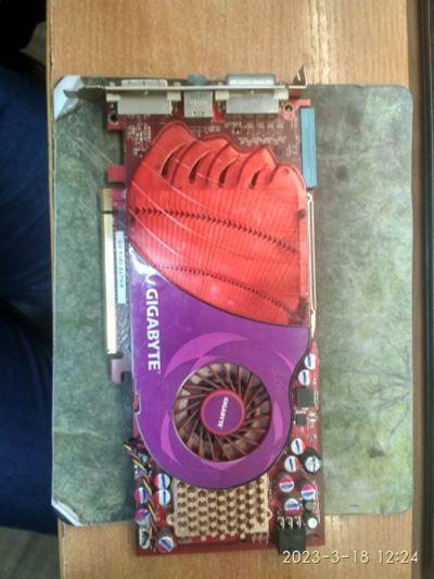 Лот: 20043889. Фото: 1. Видеокарта gigabyte radeon HD... Видеокарты