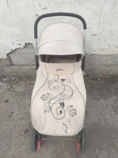 Лот: 19463161. Фото: 1. Коляска geoby. Коляски