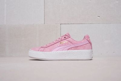 Лот: 11618380. Фото: 1. Кроссовки Puma Suede Platform. Кеды, кроссовки, слипоны