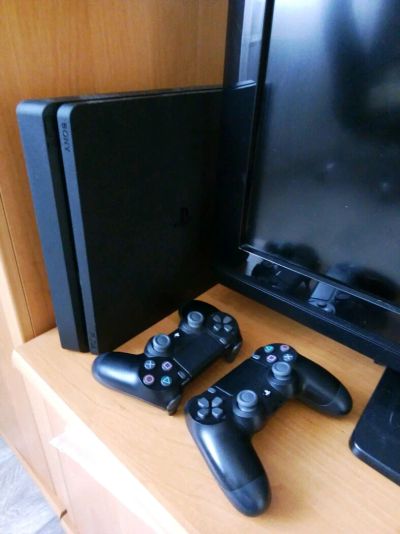 Лот: 11579114. Фото: 1. ps4 slim 500gb+игры. Игровые приставки, консоли