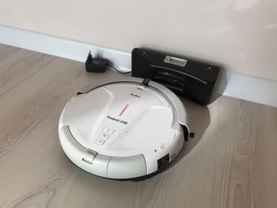 Лот: 12049048. Фото: 1. Робот-пылесос Tesler trobot-190. Пылесосы, паровые швабры