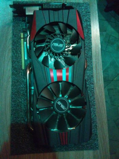 Лот: 15711669. Фото: 1. Видеокарта ASUS AMD Radeon R9... Видеокарты