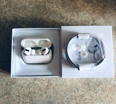 Лот: 20272996. Фото: 1. AirPods. Наушники, гарнитуры