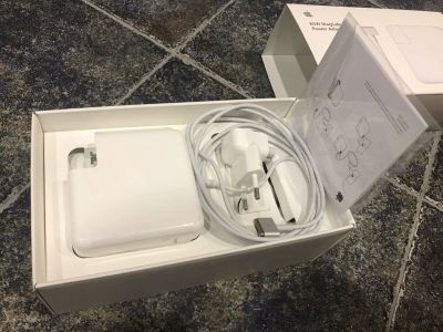 Лот: 12306075. Фото: 1. Зарядка (блок питания) для MacBook... Корпуса, блоки питания