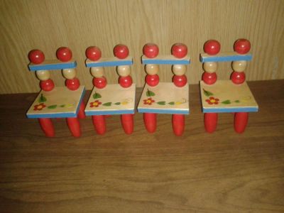 Лот: 8521716. Фото: 1. Стульчик деревянный кукольный... Куклы и аксессуары