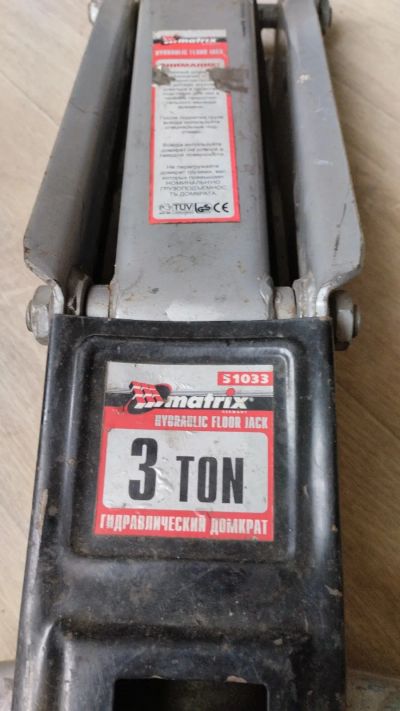 Лот: 25600948. Фото: 1. Домкрат. Домкраты