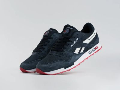 Лот: 25325709. Фото: 1. Кроссовки Reebok Classic Leather... Кеды, кроссовки, слипоны