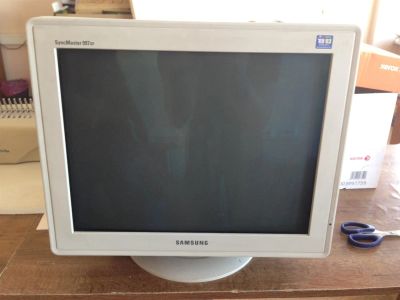 Лот: 3132799. Фото: 1. монитор SyncMaster997df Samsung. ЭЛТ-мониторы