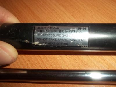 Лот: 7094181. Фото: 1. Амортизатор (газлифт, газовый... Кузов