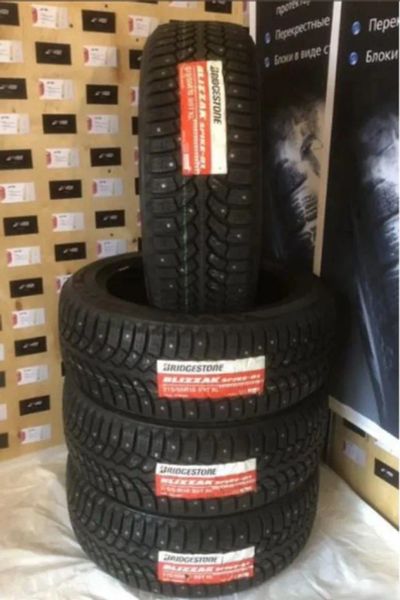 Лот: 19440288. Фото: 1. Шины 215/55 R18 Bridgestone Blizzak... Шины