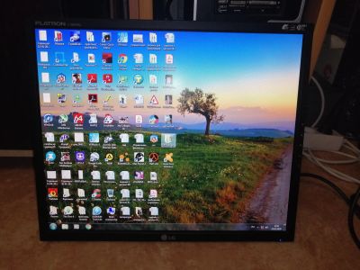 Лот: 15326934. Фото: 1. Монитор LG 19". ЖК-мониторы