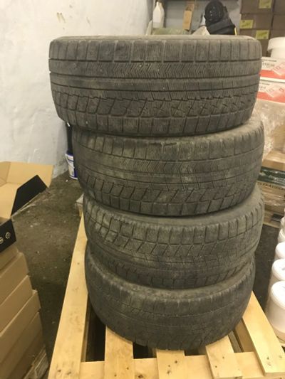 Лот: 15850832. Фото: 1. Bridgestone Blizzak 255 40 19. Шины