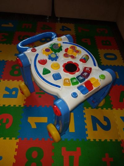 Лот: 11456364. Фото: 1. Развивающие ходунки-каталка Play... Ходунки, прыгунки, качели