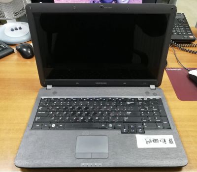 Лот: 12670977. Фото: 1. Ноутбук 15,6" Samsung NP-R528... Ноутбуки