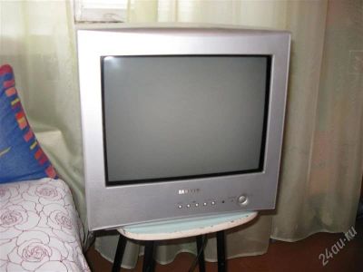 Лот: 980611. Фото: 1. Маленький цветной телевизор Samsung... Телевизоры
