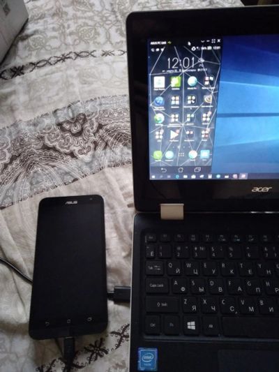 Лот: 13397653. Фото: 1. Asus ze550kl с дефектом экрана... Смартфоны
