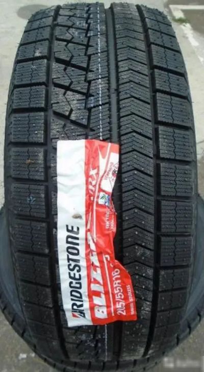 Лот: 19439677. Фото: 1. Шины 205/55 R16 Bridgestone Blizak... Шины