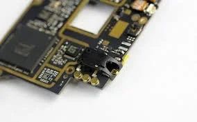 Лот: 11734054. Фото: 1. Системная плата ZTE Axon 7 Mini. Микросхемы и платы