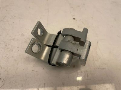 Лот: 22459700. Фото: 1. кронштейн двери Volkswagen Polo... Другое (автозапчасти)