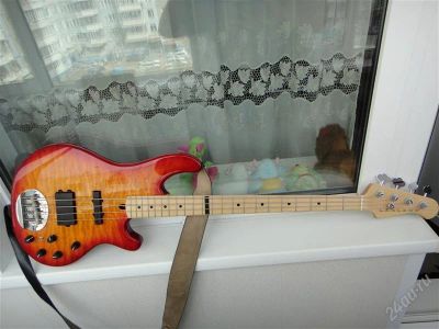 Лот: 1575900. Фото: 1. Lakland Skyline 44-02 Deluxe Cherry... Гитары