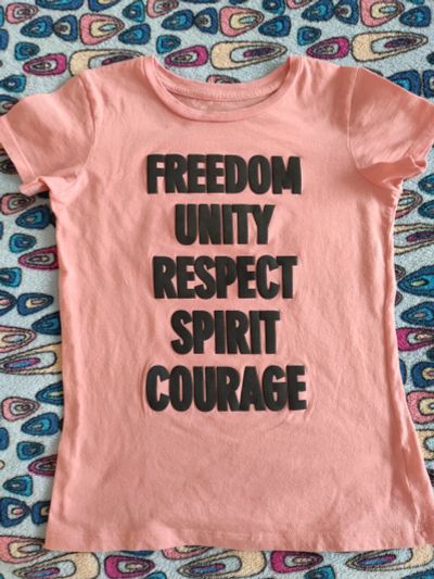 Лот: 15557974. Фото: 1. Футболка с принтом. Футболки, поло, топы, лонгсливы