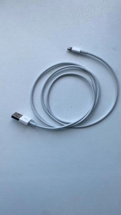 Лот: 23456900. Фото: 1. Кабель для iPhone оригинал. Дата-кабели, переходники