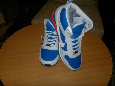 Лот: 4700324. Фото: 1. кроссовки nike зимние!. Кеды, кроссовки, слипоны