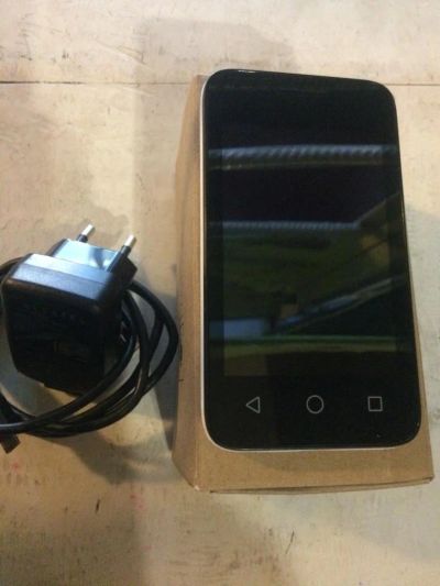 Лот: 7958912. Фото: 1. Смартфон Alcatel pixi3 4009D... Смартфоны
